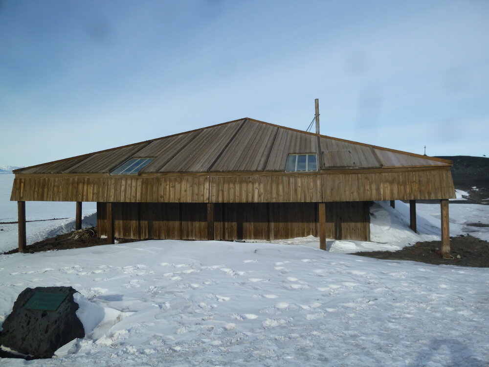 2018-19 Scott's 'Discovery' hut inspection, exterior (003)