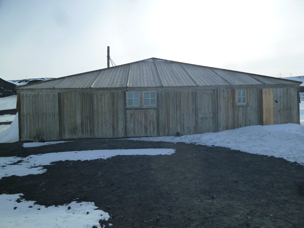 2018-19 Scott's 'Discovery' hut inspection, exterior (004)