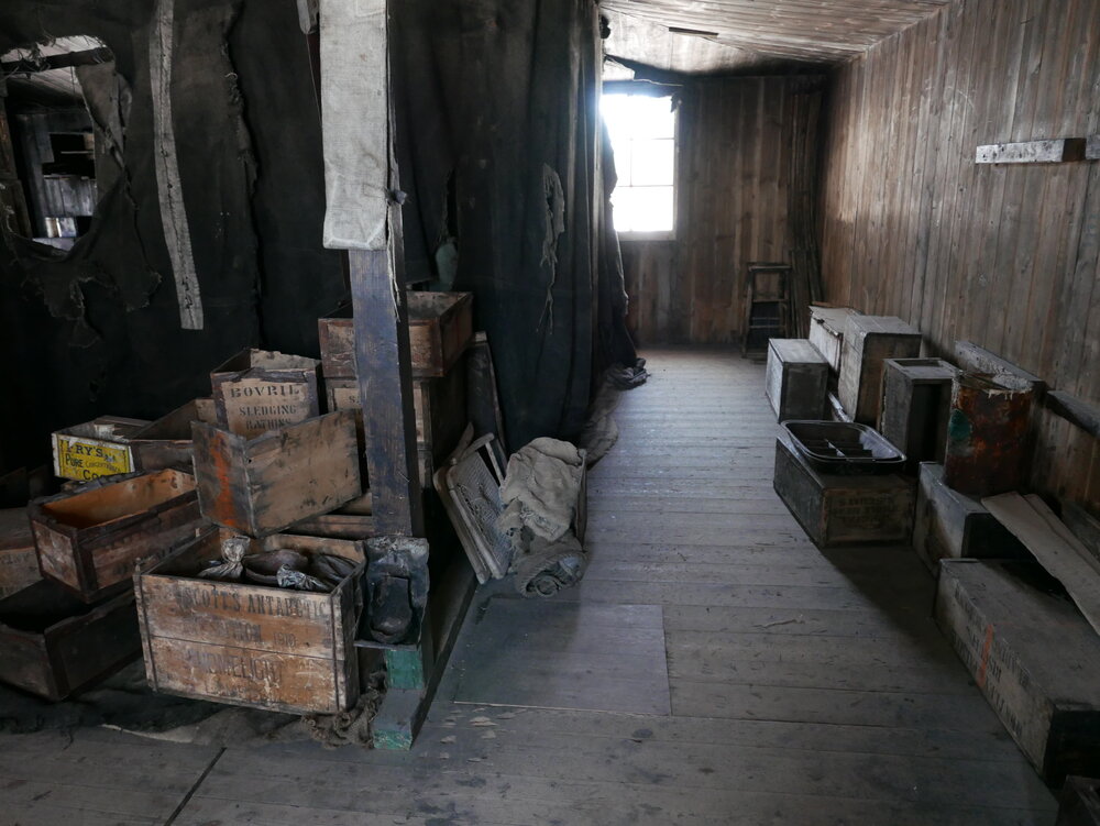 2018-19 Scott's 'Discovery' hut inspection, interior (021)