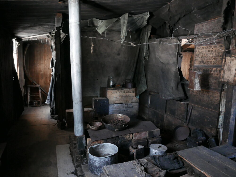 2018-19 Scott's 'Discovery' hut inspection, interior (036)