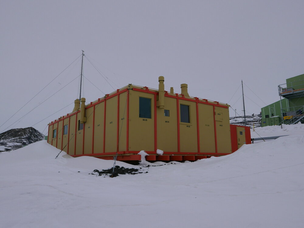 2018-19 TAE/IGY hut inspection, exterior (002)