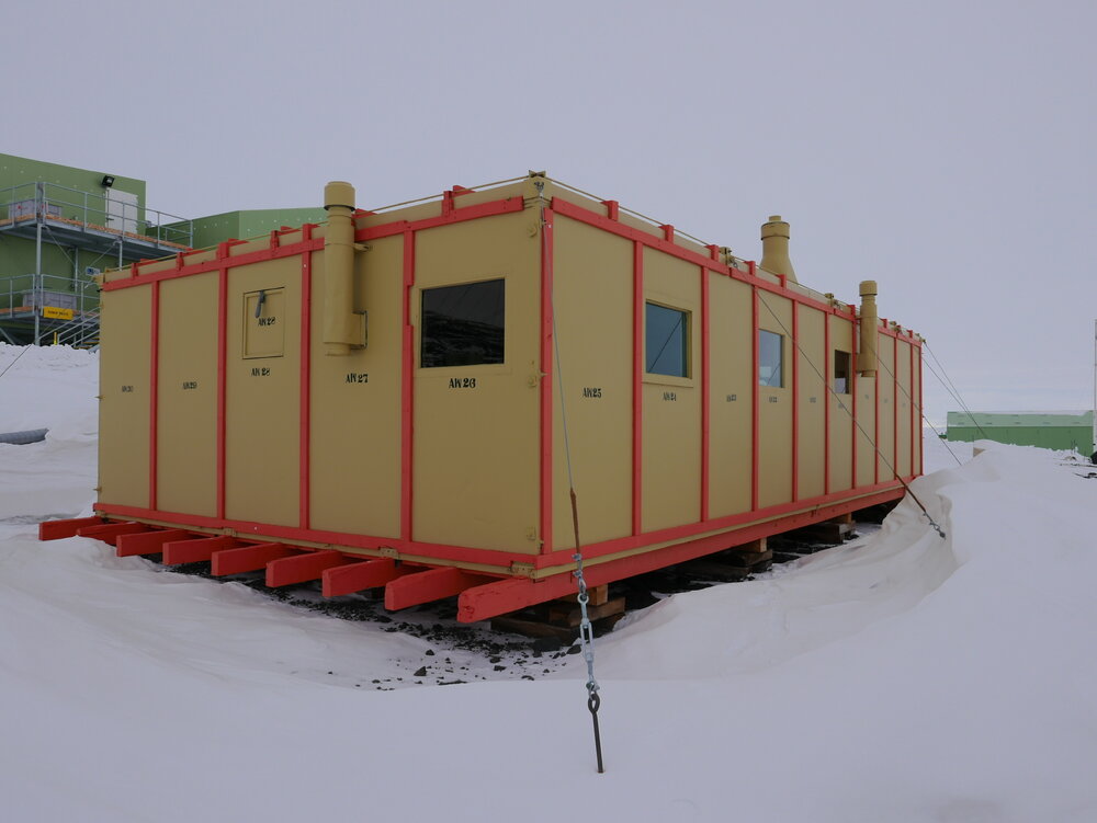 2018-19 TAE/IGY hut inspection, exterior (005)