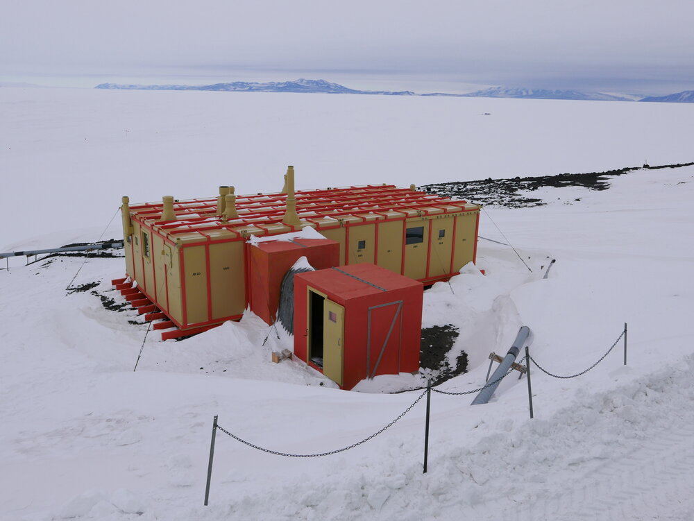 2018-19 TAE/IGY hut inspection, exterior (014)