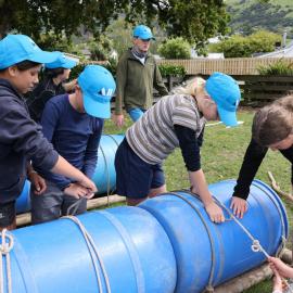 Young Inspiring Explorers building rafts on the Worsley Weekend (002)