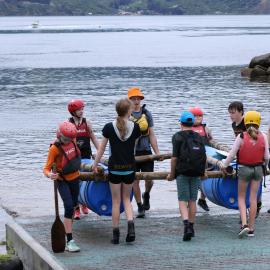 Young Inspiring Explorers bring their raft to shore on the Worsley Weekend (002)