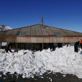 Snow Removal from Scott's 'Discovery' hut (001)