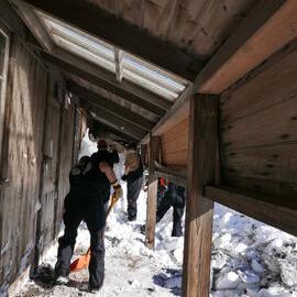 Snow Removal from Scott's 'Discovery' hut (003)