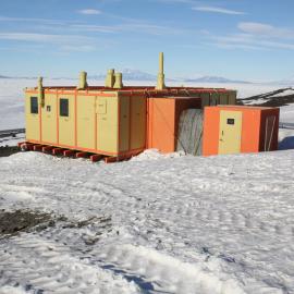 2019-20 Hillary's TAE/IGY hut inspection, exterior (002)