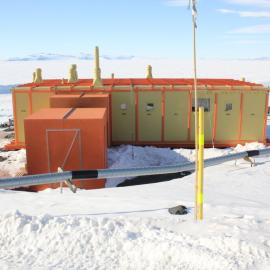 2019-20 Hillary's TAE/IGY hut inspection, exterior (003)