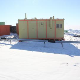 2019-20 Hillary's TAE/IGY hut inspection, exterior (006)