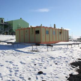 2019-20 Hillary's TAE/IGY hut inspection, exterior (007)