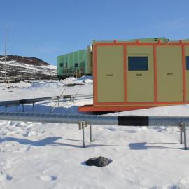 2019-20 Hillary's TAE/IGY hut inspection, exterior (008)