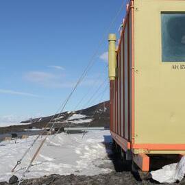 2019-20 Hillary's TAE/IGY hut inspection, exterior (012)