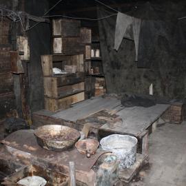2019-20 Scott's 'Discovery' hut inspection, interior (010)