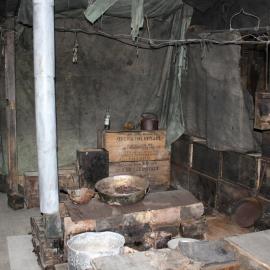 2019-20 Scott's 'Discovery' hut inspection, interior (011)