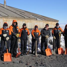 2019-20 Scott's 'Discovery' hut snow clearance, North side (001)