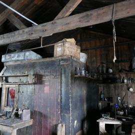 2020-21 Dust slide position - Darkroom roof, 'Terra Nova' hut, Cape Evans (001)