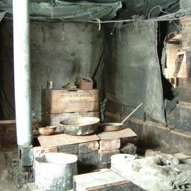 2005 Scott's 'Discovery' hut interior, Hut Point (004)