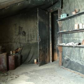 2005 Scott's 'Discovery' hut interior, Hut Point (024)