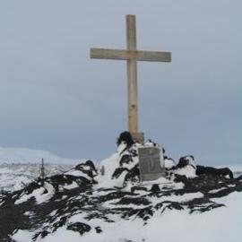 2005 Cross on Wind Vane Hill, Cape Evans
