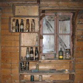 2006 Hut Inspection, Shackleton's 'Nimrod' hut, Interior (008)