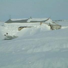 2003 Scott's 'Terra Nova' hut with snow build-up (002)