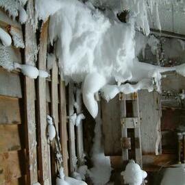 2003 Scott's 'Terra Nova' hut - Annexe snow ingress (003)