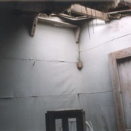 2002 K440B at Cape Evans - Magnetic hut interior (003)