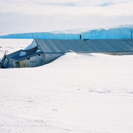 2002 Scott's 'Terra Nova' hut, South elevation (002)