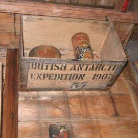 2003 K440 at Shackleton's 'Nimrod' hut, interior - Survey of box types (006)