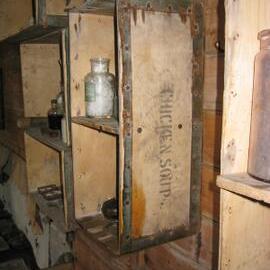 2003 K440 at Shackleton's 'Nimrod' hut, interior - Survey of box types (008)
