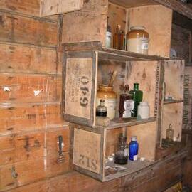2003 K440 at Shackleton's 'Nimrod' hut, interior - Survey of box types (010)
