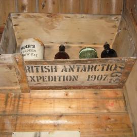2003 K440 at Shackleton's 'Nimrod' hut, interior - Survey of box types (012)