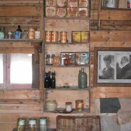 2003 K440 at Shackleton's 'Nimrod' hut, interior - Survey of box types (015)