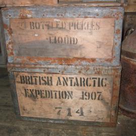 2003 K440 at Shackleton's 'Nimrod' hut, interior - Survey of box types (035)