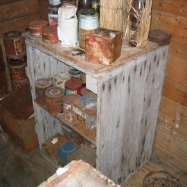 2003 K440 at Shackleton's 'Nimrod' hut, interior - Survey of box types (038)