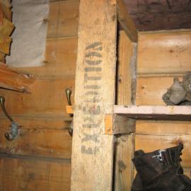 2003 K440 at Shackleton's 'Nimrod' hut, interior - Stencilling on shelving support