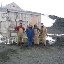 2004-05 Shackleton's 'Nimrod' hut, conservation team