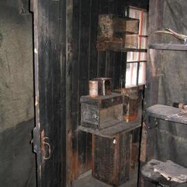 2004-05 Scott's 'Discovery' hut, interior (047)