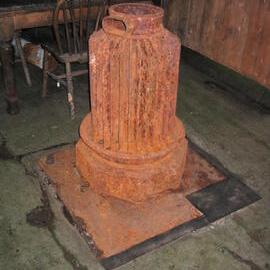 2004-05 Scott's 'Terra Nova' hut, snow removal results (030)