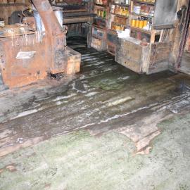 2004-05 Scott's 'Terra Nova' hut, Cape Evans, Interior (01)