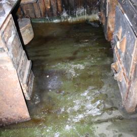 2004-05 Scott's 'Terra Nova' hut, Cape Evans, Interior (04)