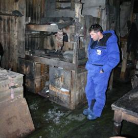 2004-05 Scott's 'Terra Nova' hut, Cape Evans, Interior (08)