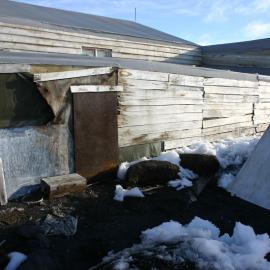2004-05 Scott's 'Terra Nova' hut, Cape Evans, exterior (010)