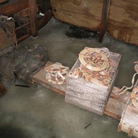 2004-05 Scott's 'Terra Nova' hut, work task, inspection (22)