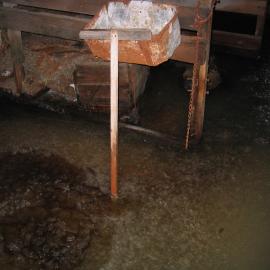 2004-05 Scott's 'Terra Nova' hut, work task, inspection (25)