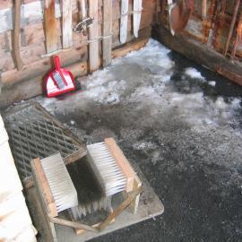 2004-05 Scott's 'Terra Nova' hut, work task, inspection (43)