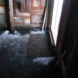 2004-05 Scott's 'Terra Nova' hut, work task, inspection (44)