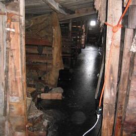 2004-05 Scott's 'Terra Nova' hut, work task, inspection (133)