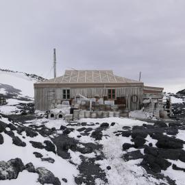 2020-21 Shackleton's 'Nimrod' Hut, hut exterior (010)